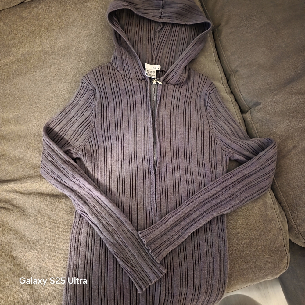 Ref W009 WD.NY Brown Ribbed Zipper Sweater